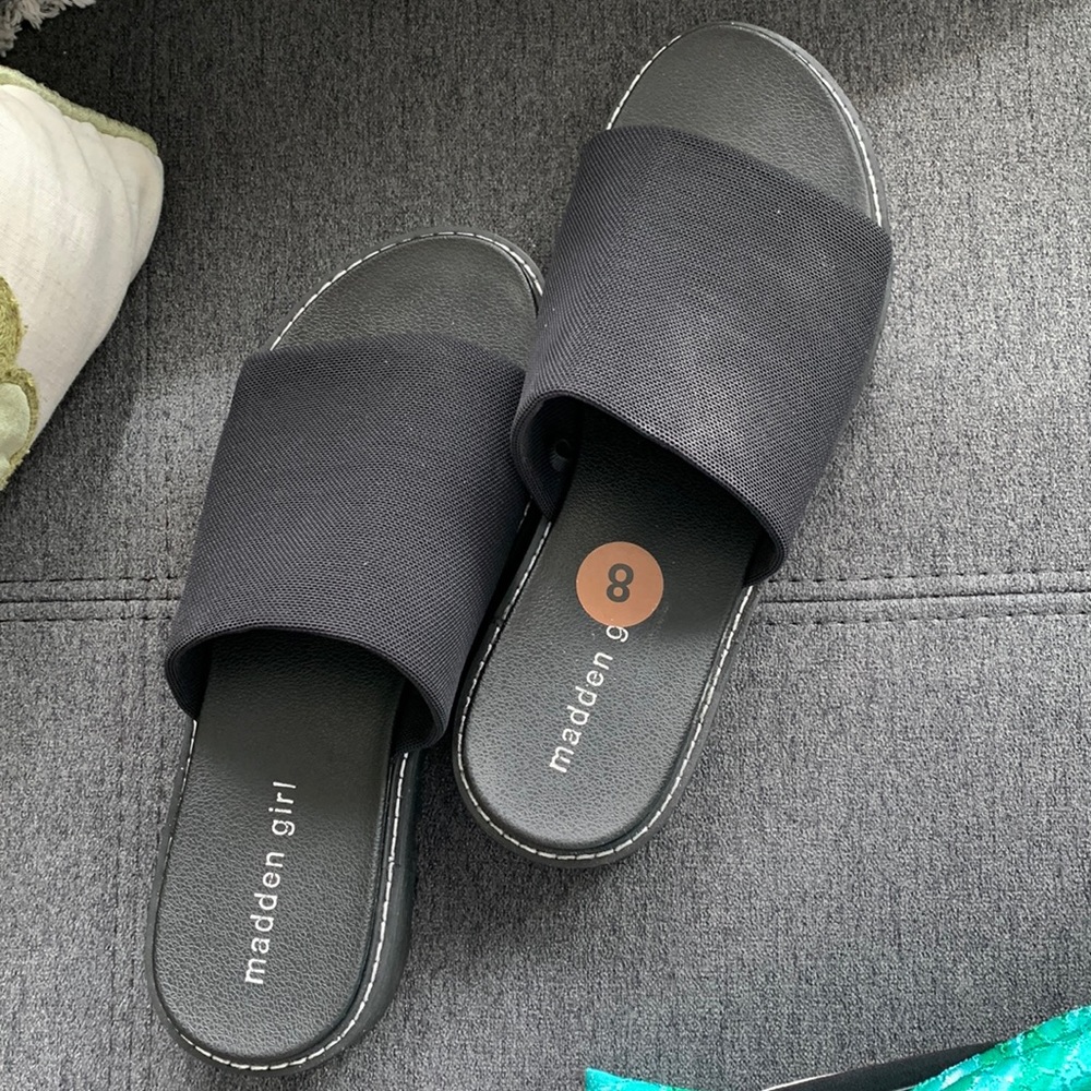 Slides, black size 8